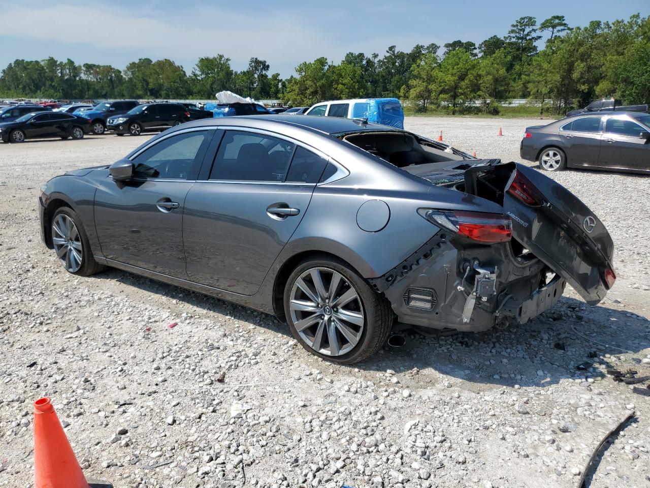 JM1GL1TYXJ1330219 2018 MAZDA 6 - Image 2