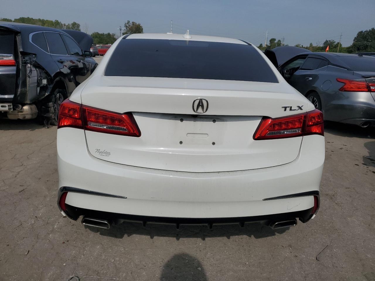 19UUB2F36JA000977 2018 Acura Tlx