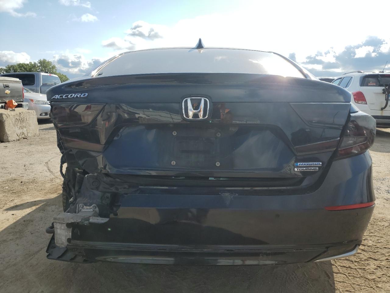 1HGCV3F96JA014777 2018 Honda Accord Touring Hybrid