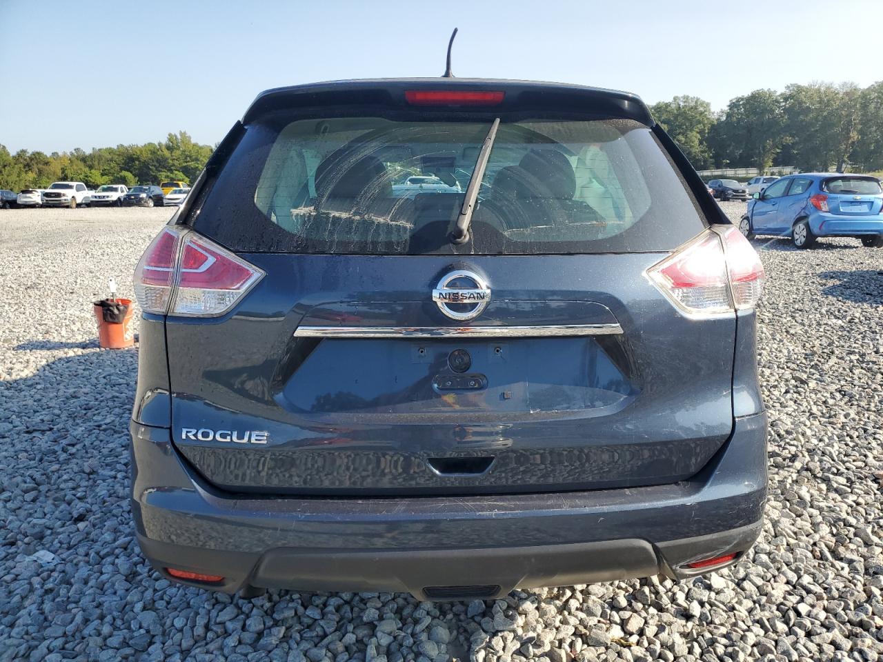 2015 Nissan Rogue S VIN: KNMAT2MT4FP582034 Lot: 70686924