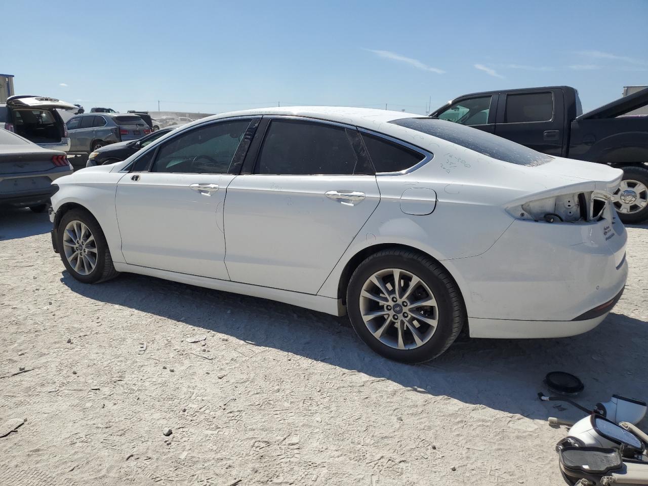 3FA6P0HD6HR326853 2017 FORD FUSION - Image 2