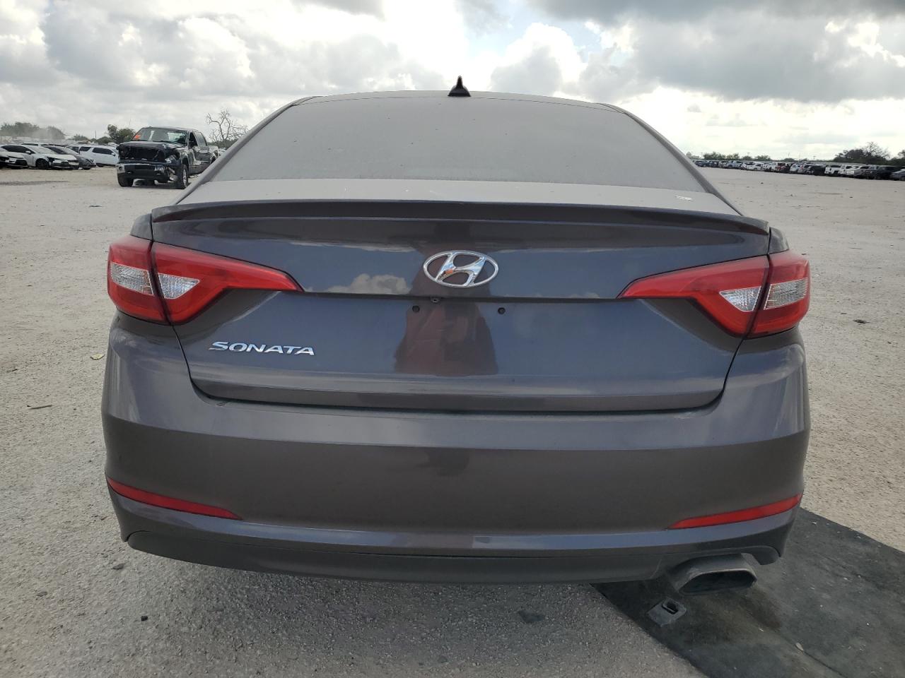 2017 Hyundai Sonata - Image 6