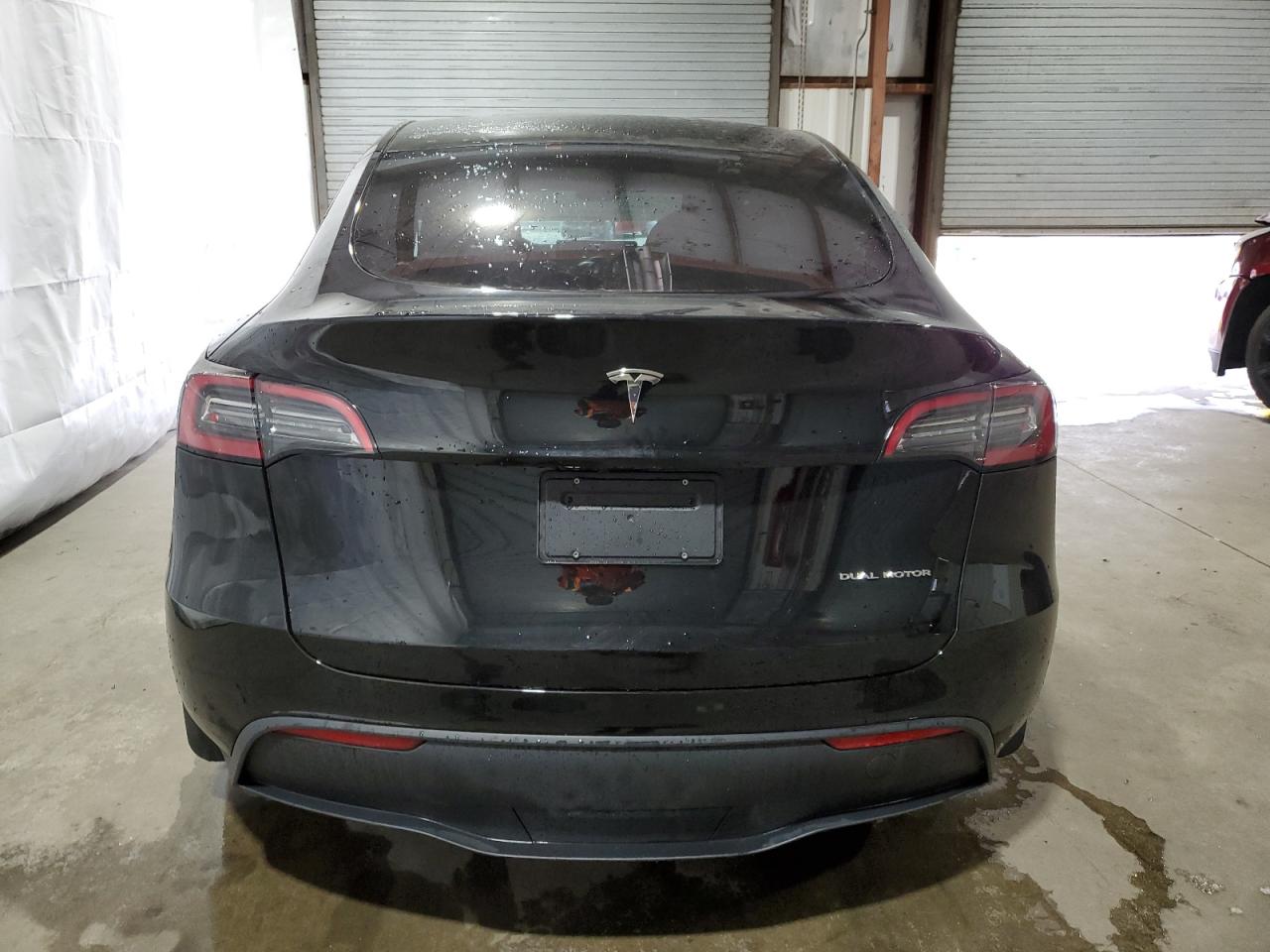 2023 Tesla Model Y VIN: 7SAYGDEE1PA119570 Lot: 70226594