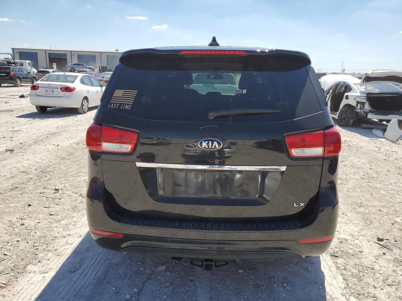 KNDMB5C17J6378277 2018 Kia Sedona Lx