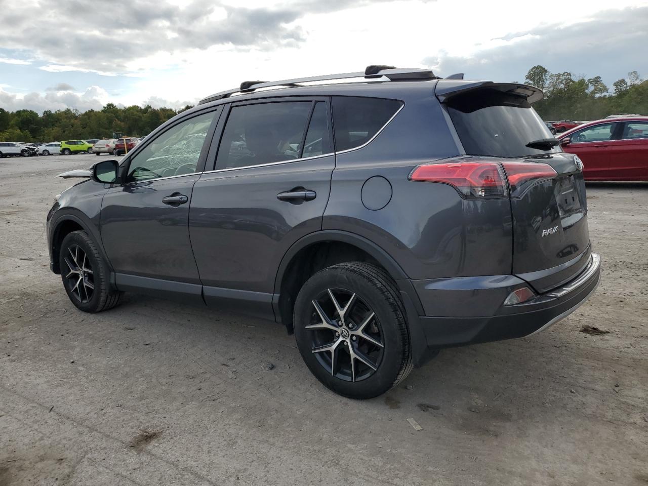 JTMJFREV7JJ243795 2018 TOYOTA RAV 4 - Image 2