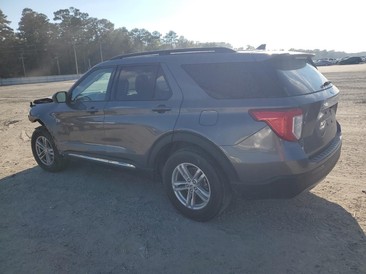 2023 Ford Explorer - Image 2