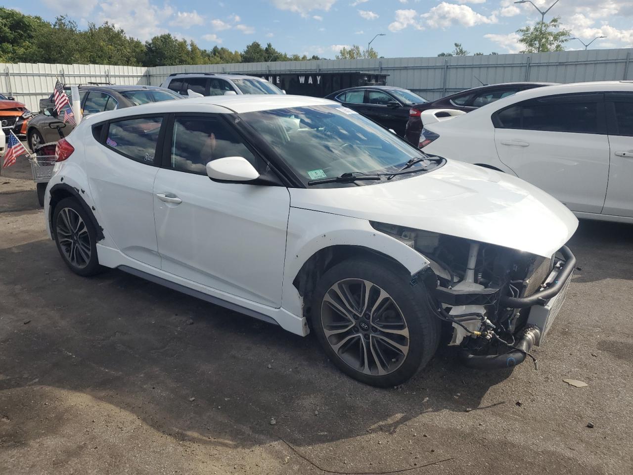 2016 Hyundai Veloster - Image 4