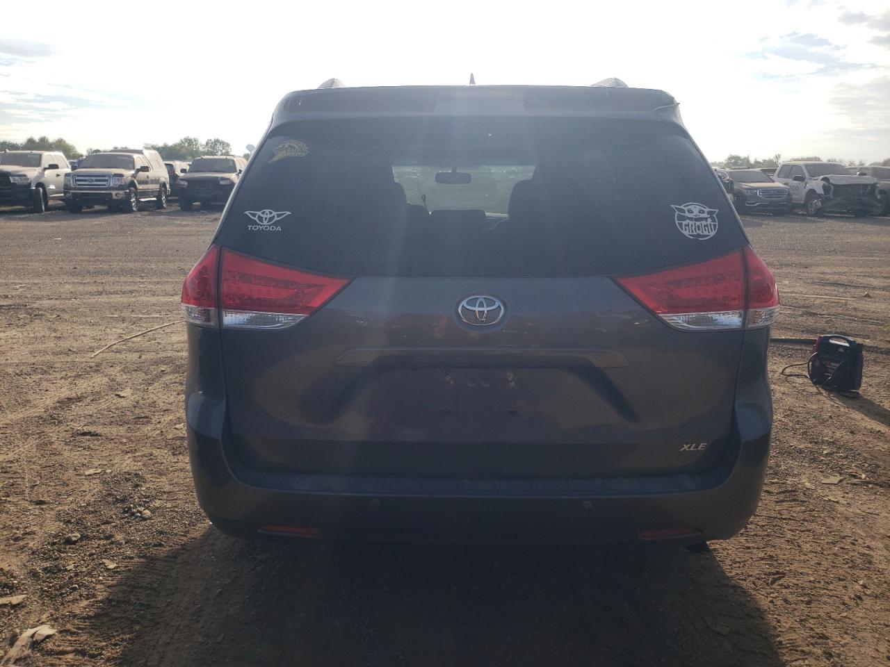 2014 Toyota Sienna Xle VIN: 5TDYK3DC0ES522604 Lot: 70742764