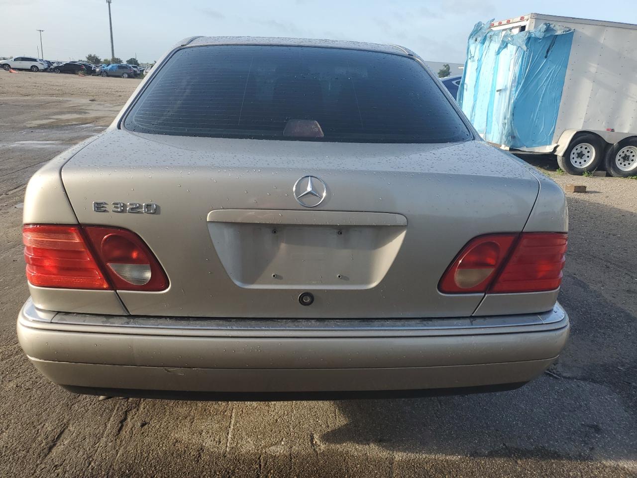 WDBJF65F2WA605125 1998 Mercedes-Benz E 320