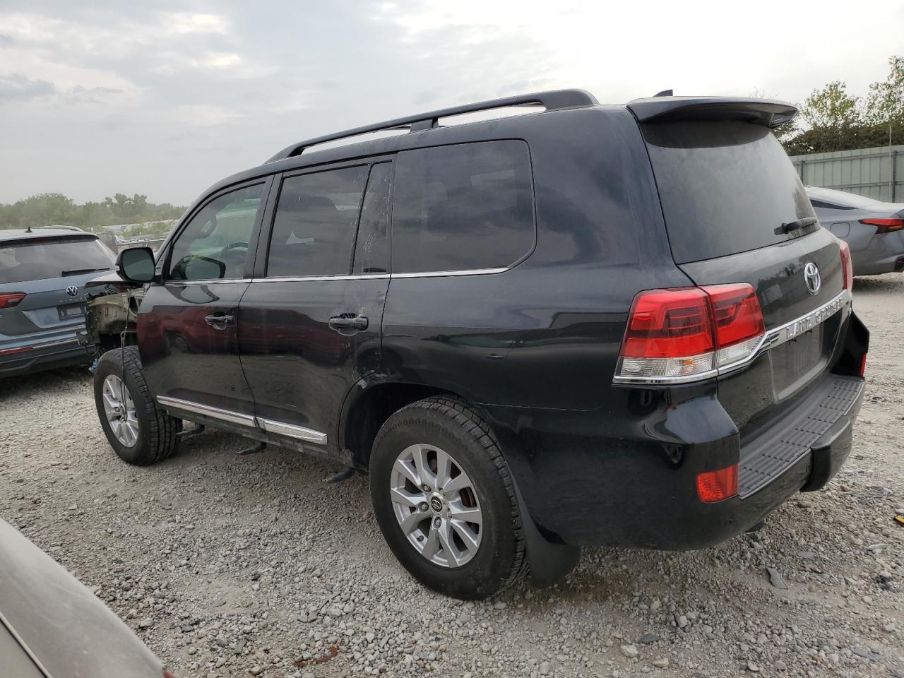 JTMCY7AJ6J4063717 2018 TOYOTA LAND CRUISER - Image 2