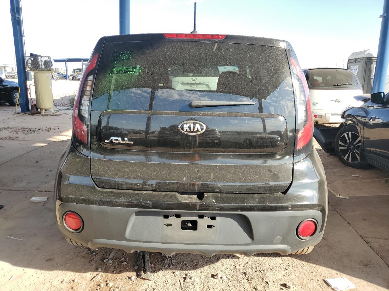 2018 Kia Soul VIN: KNDJN2A27J7573052 Lot: 73393914