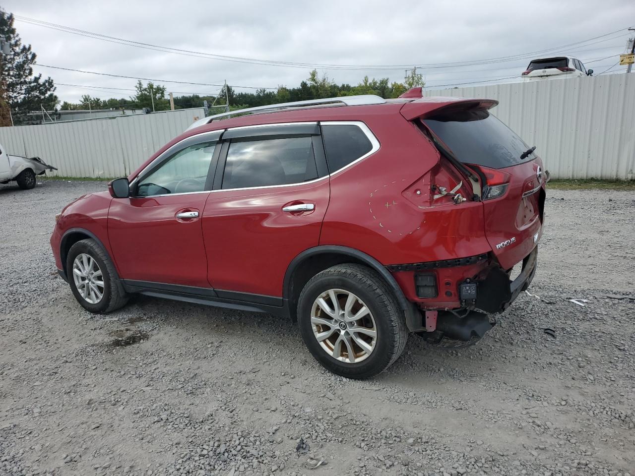 JN8AT2MVXHW008827 2017 NISSAN ROGUE - Image 2