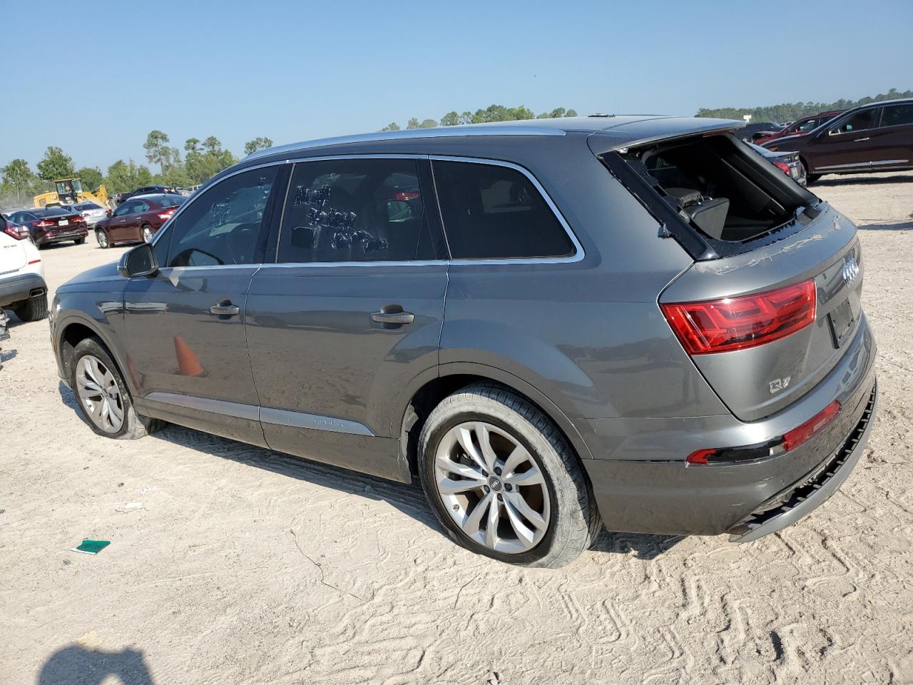 WA1LHAF72HD050736 2017 AUDI Q7 - Image 2