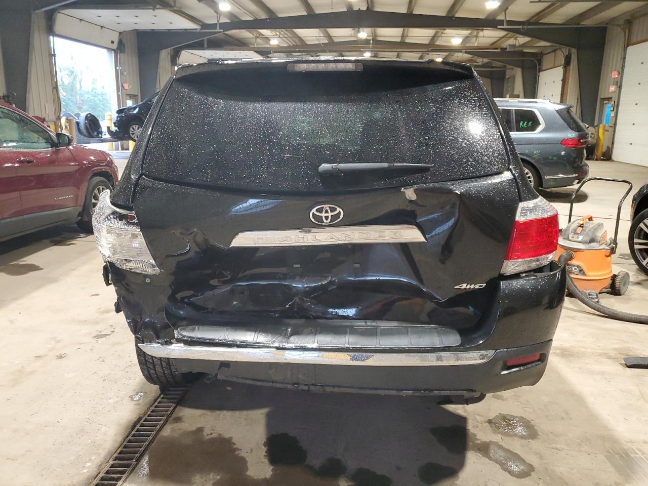 5TDBK3EH9DS264422 2013 Toyota Highlander Base