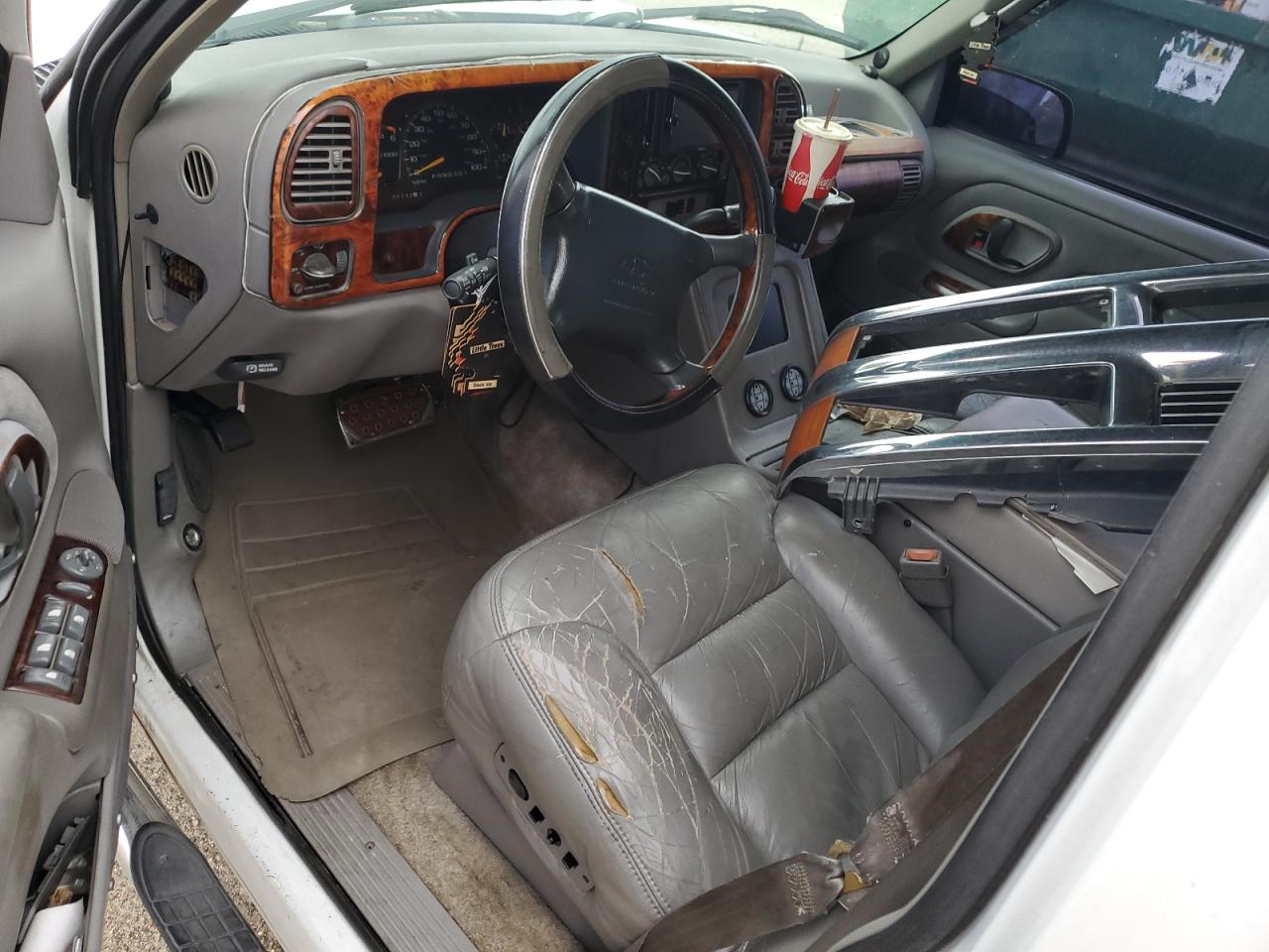 1996 Chevrolet Suburban C1500 VIN: 3GNEC16R2TG153351 Lot: 73415614