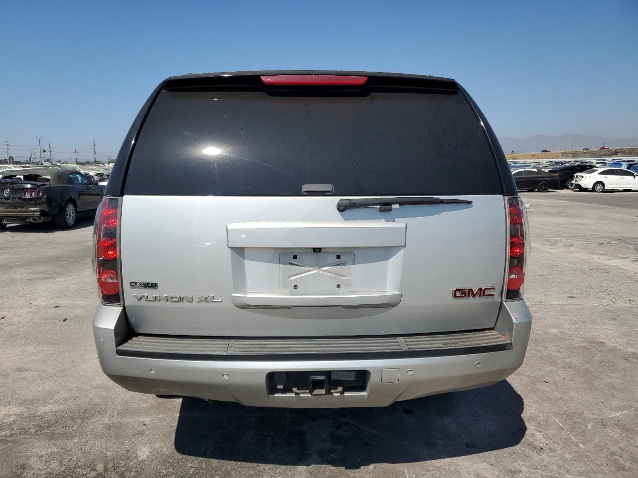 2011 GMC Yukon Xl C1500 Slt VIN: 1GKS1KE04BR322220 Lot: 73423994