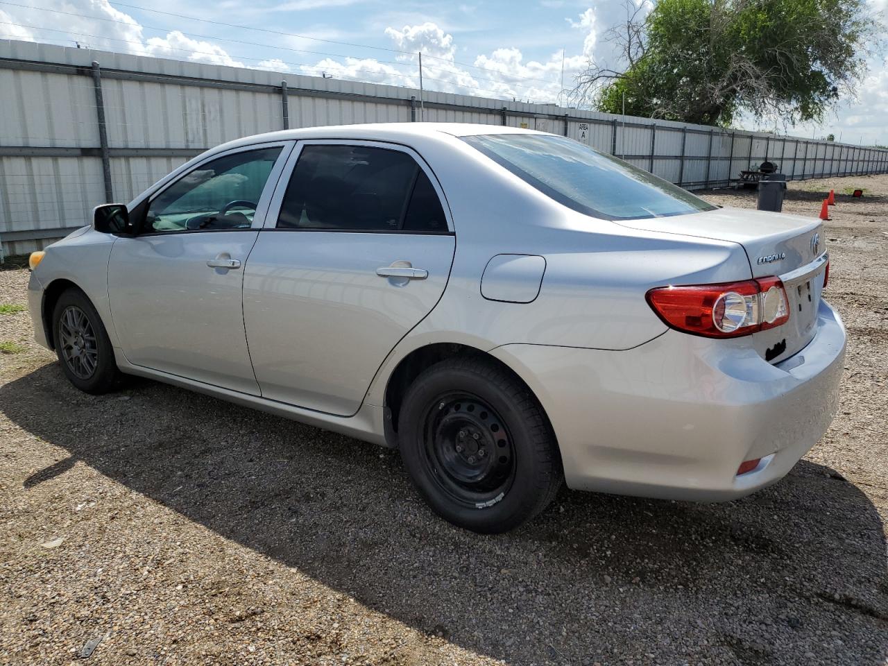 VIN 5YFBU4EE0DP124483 2013 TOYOTA COROLLA no.2