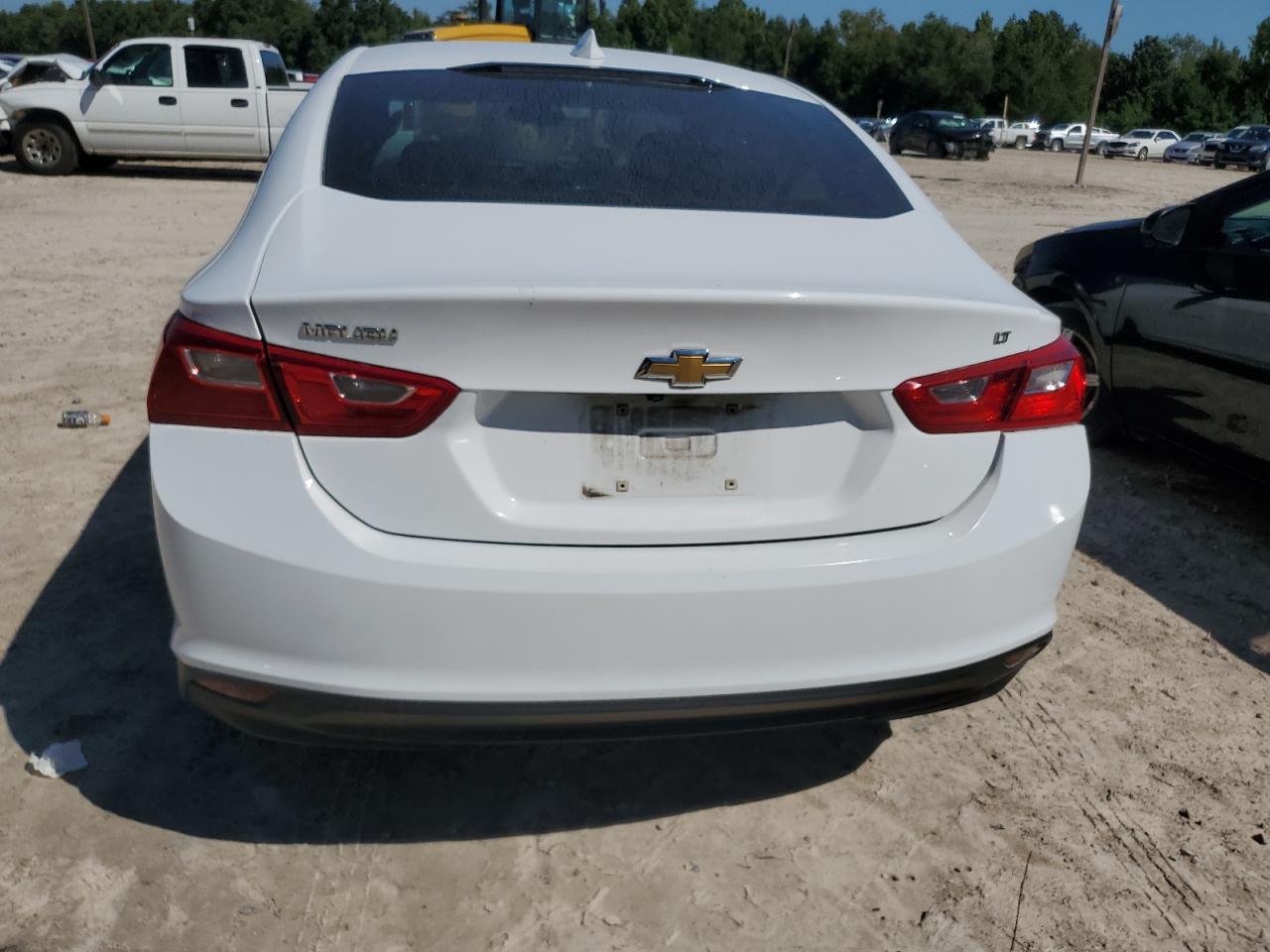 1G1ZD5ST8JF245104 2018 Chevrolet Malibu Lt