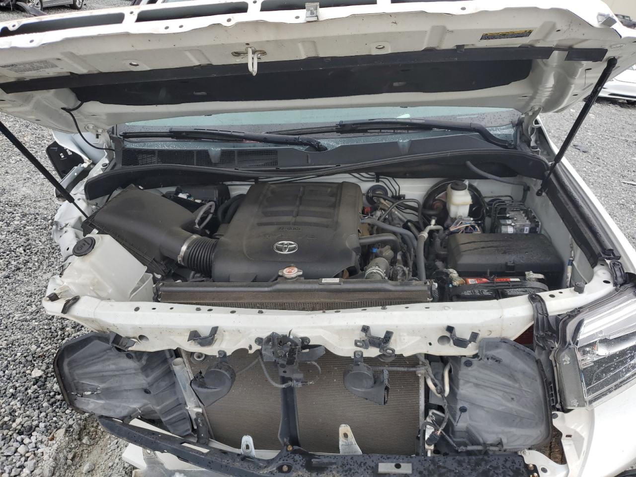 2020 Toyota Tundra - Image 11