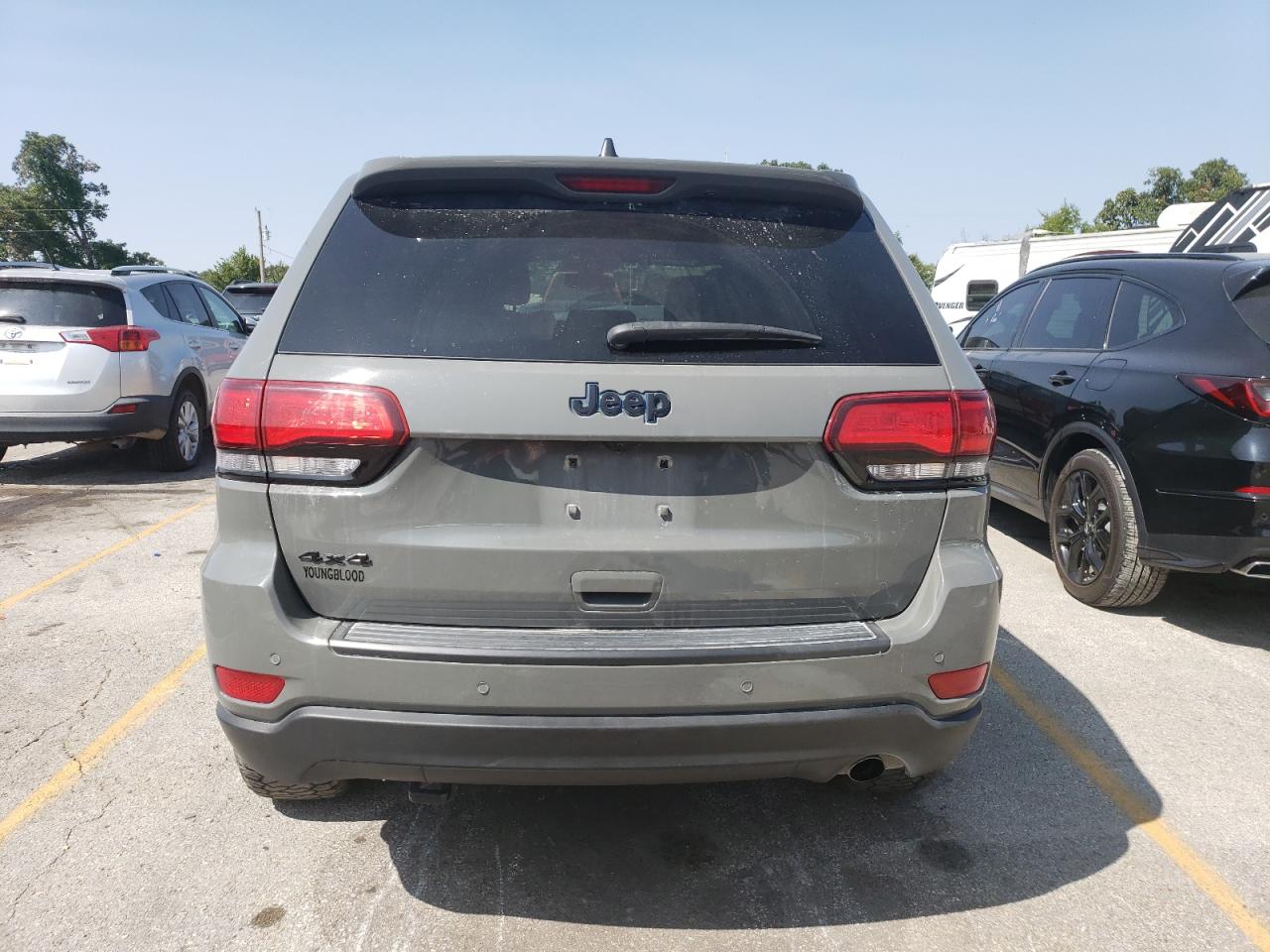 1C4RJFAG5LC151566 2020 Jeep Grand Cherokee Laredo