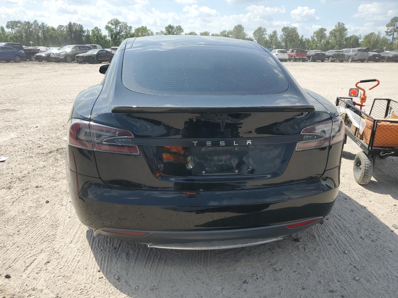 2013 Tesla Model S VIN: 5YJSA1DP1DFP04346 Lot: 71641324