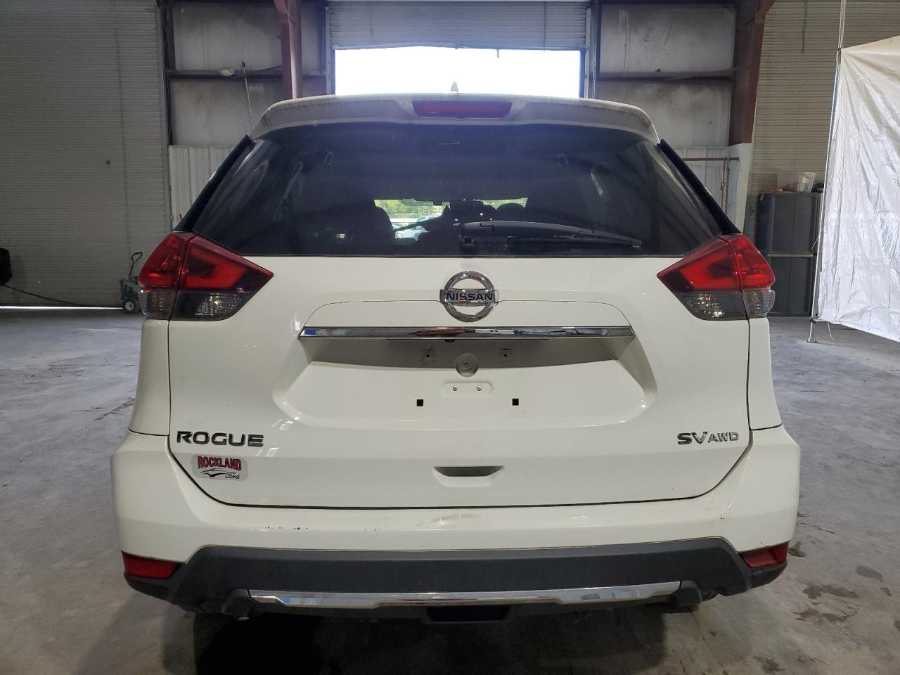 5N1AT2MV8JC800604 2018 Nissan Rogue S