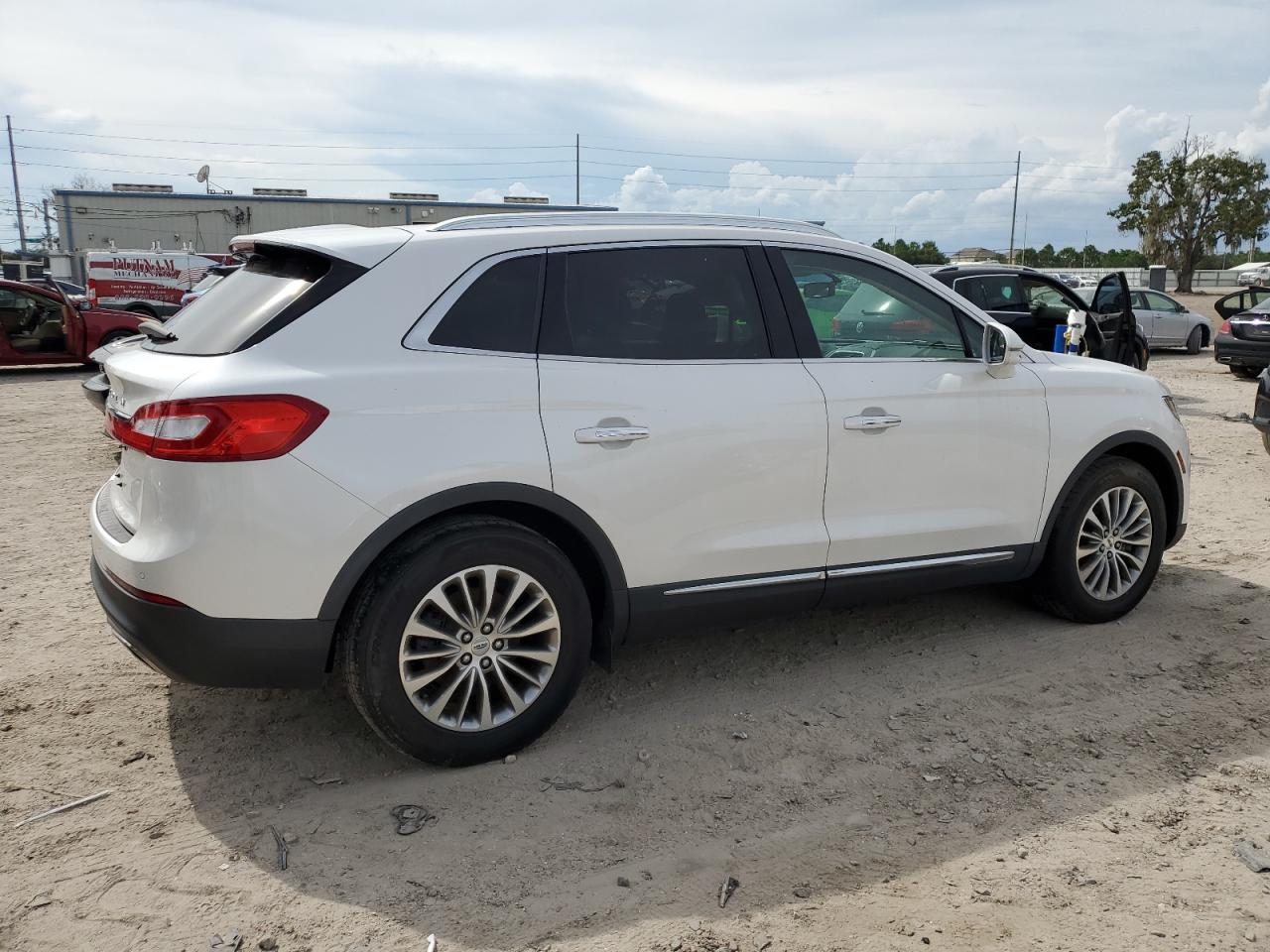 VIN 2LMTJ6KR8GBL27506 2016 LINCOLN MKX no.3