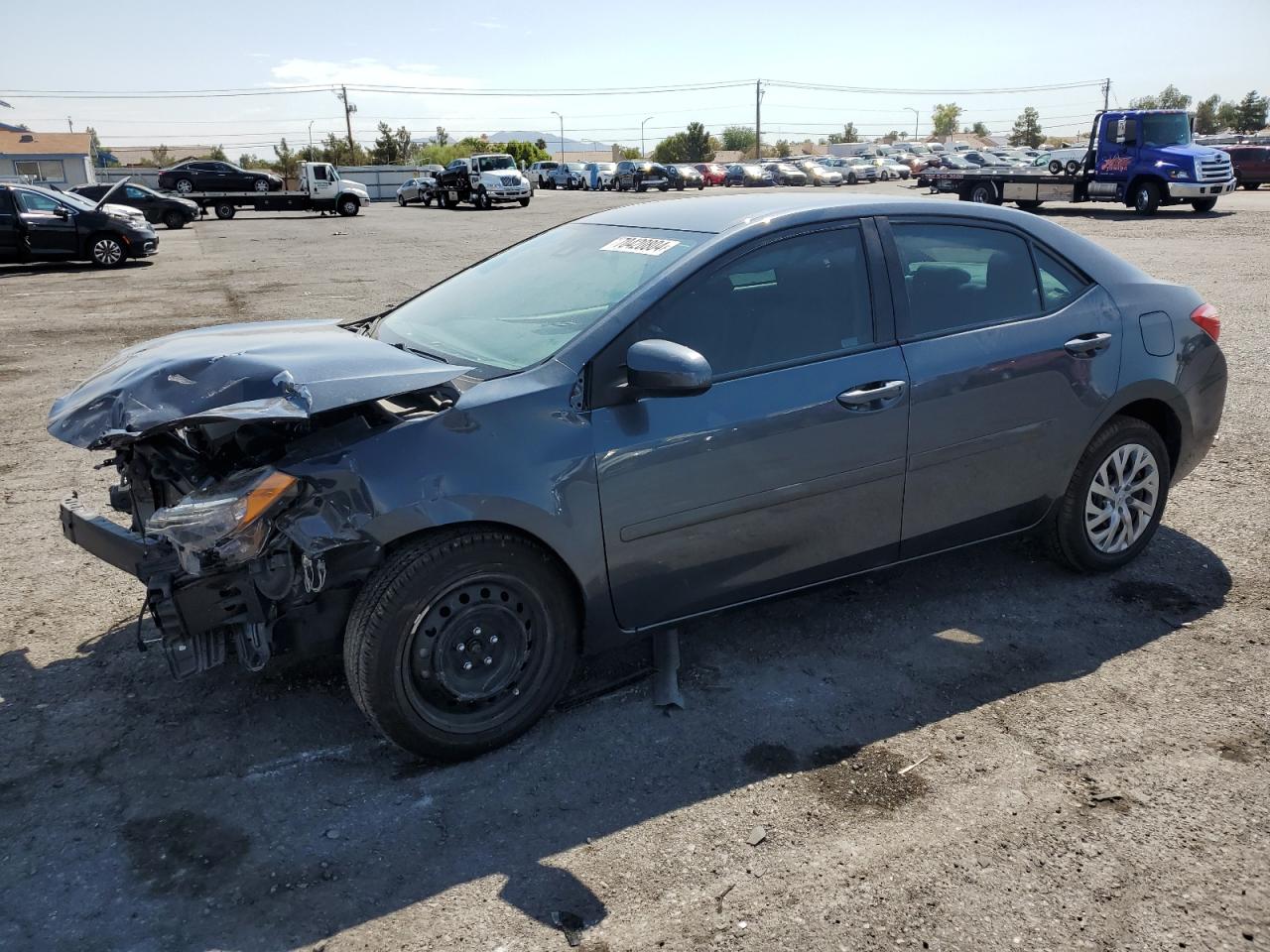 VIN 2T1BURHE2JC117202 2018 TOYOTA COROLLA no.1