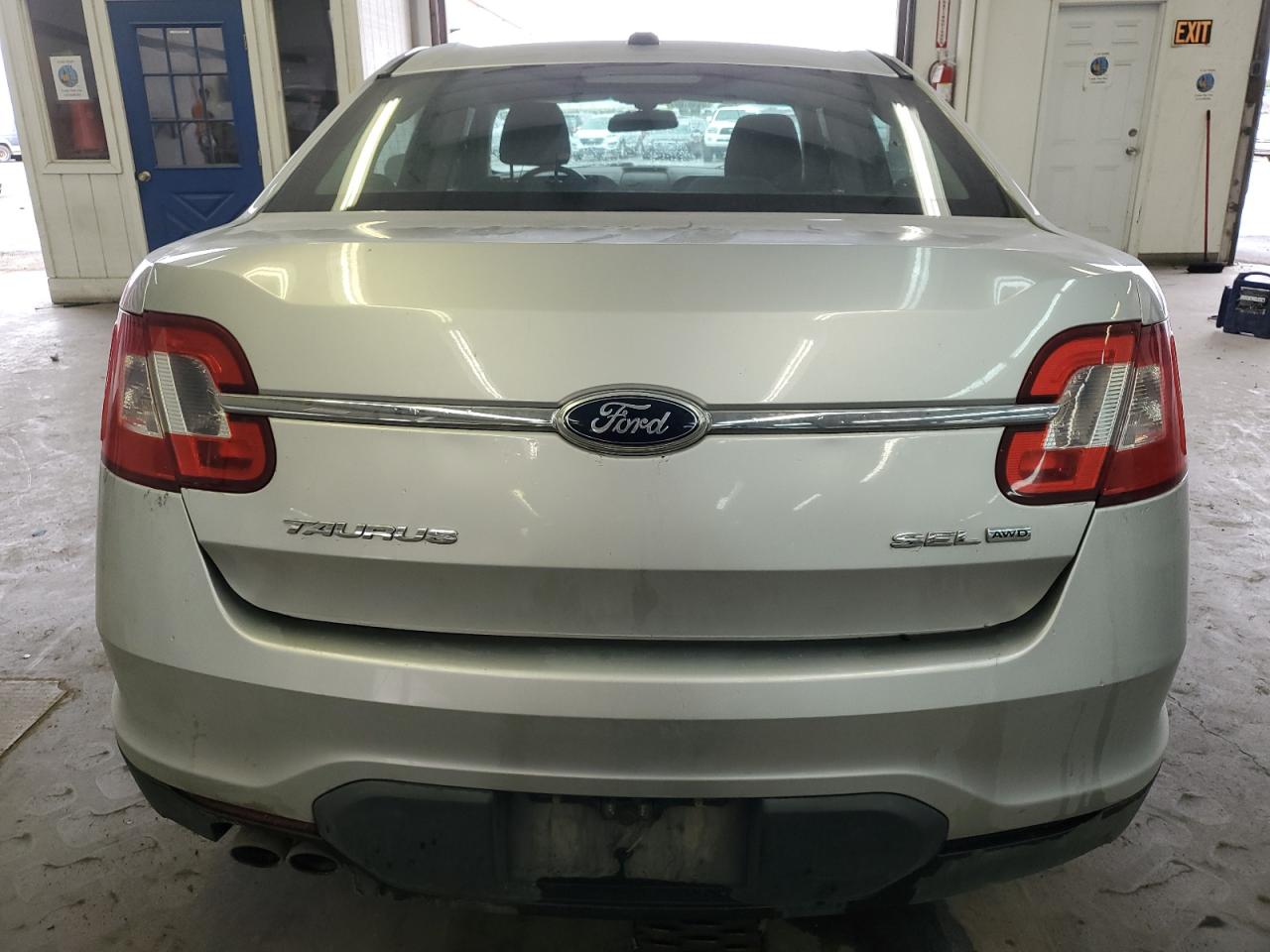 1FAHP2HW7BG153140 2011 Ford Taurus Sel