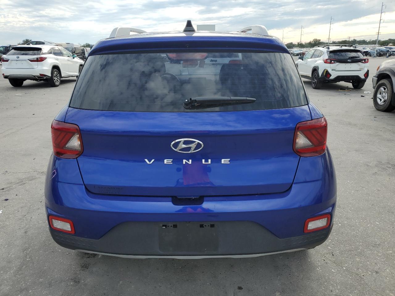 2021 Hyundai Venue Sel VIN: KMHRC8A35MU116200 Lot: 73176584