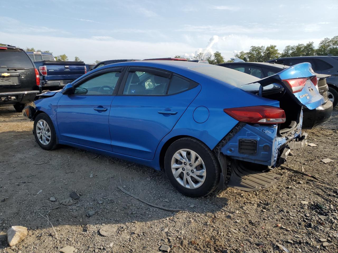 KMHD74LF0JU472063 2018 HYUNDAI ELANTRA - Image 2