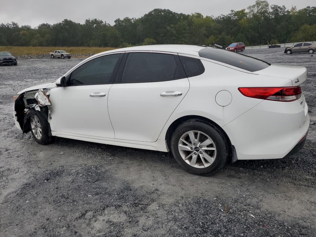 VIN 5XXGT4L30HG135721 2017 KIA OPTIMA no.2