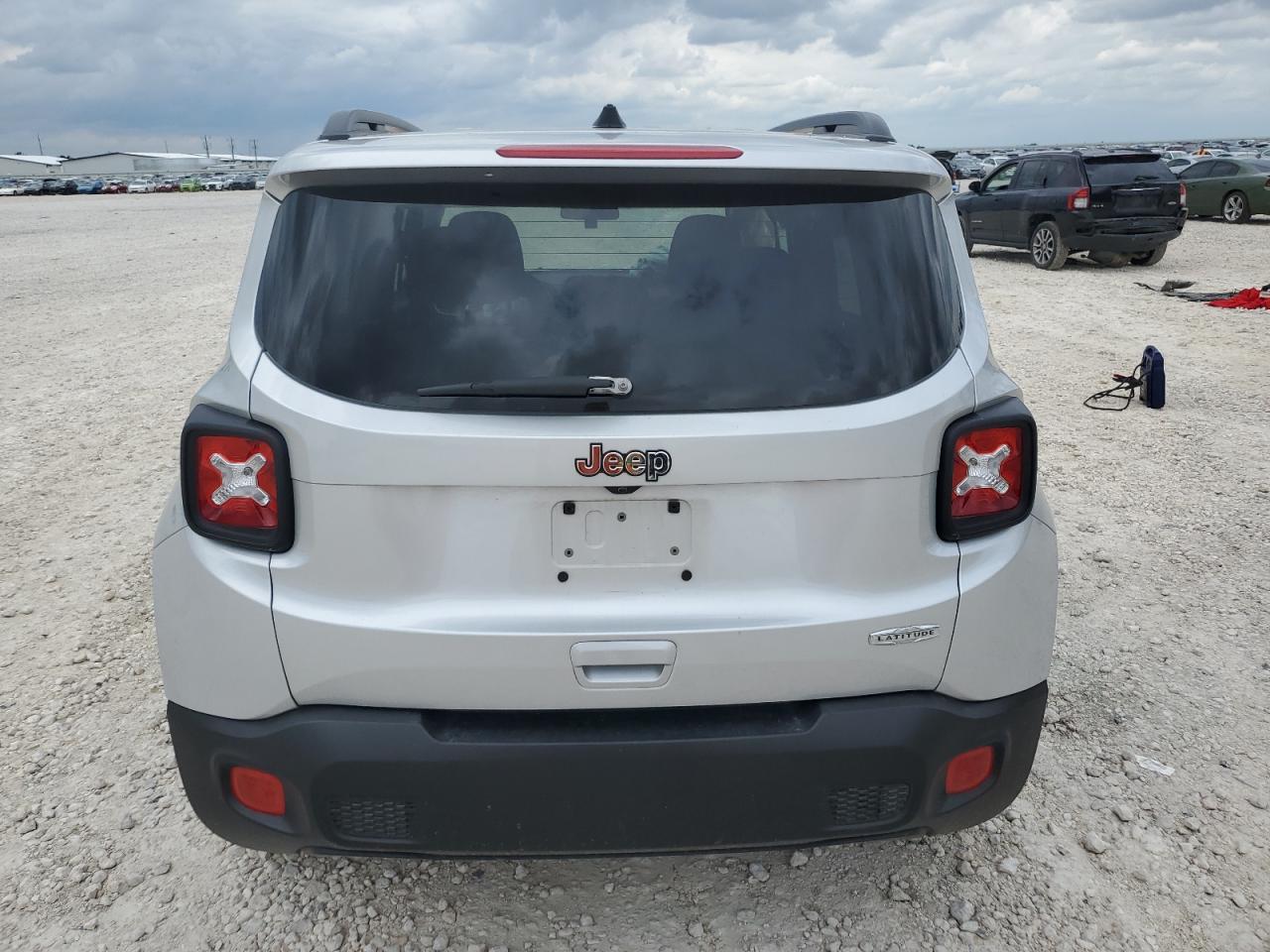 ZACCJABB1JPJ43613 2018 Jeep Renegade Latitude