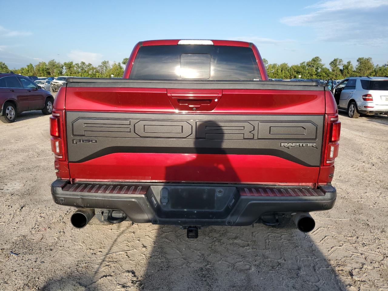 2018 Ford F150 Raptor VIN: 1FTFW1RG7JFE70992 Lot: 70057174