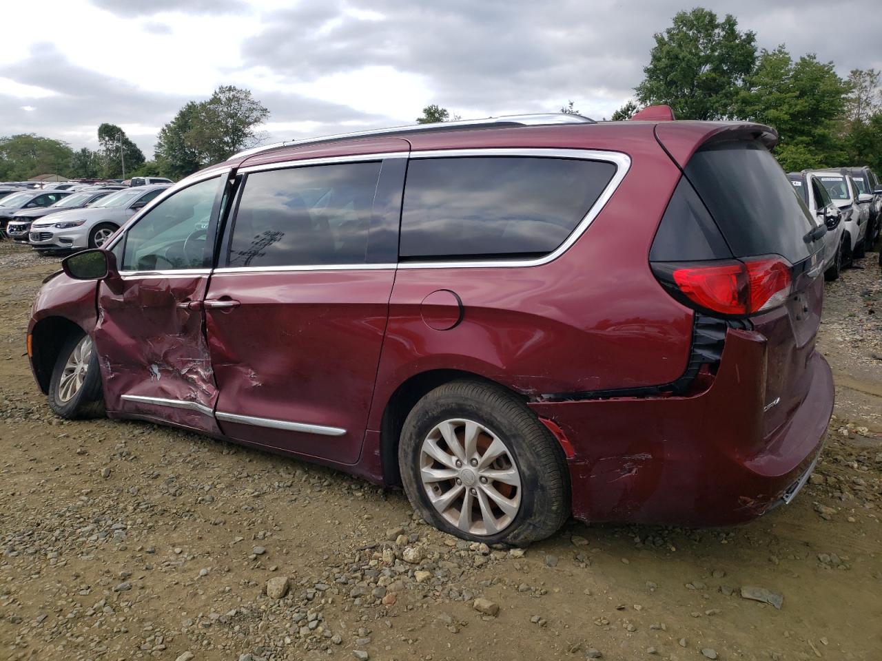 2C4RC1BG9KR555164 2019 CHRYSLER PACIFICA - Image 2