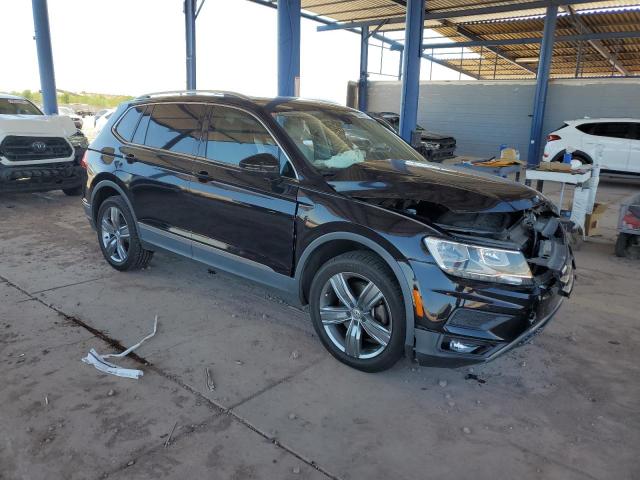 3VV2B7AX5LM114294 Volkswagen Tiguan SE 4