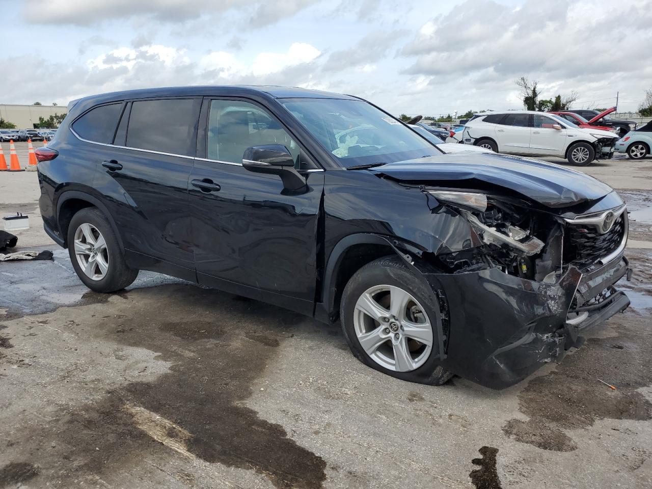2021 Toyota Highlander - Image 4