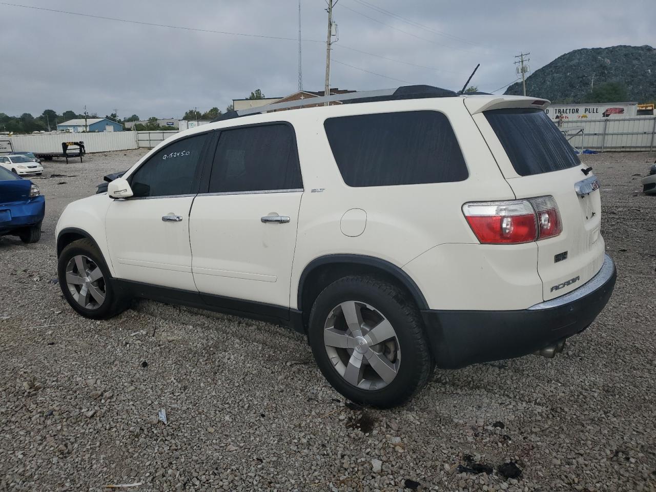 2012 GMC Acadia - Image 2