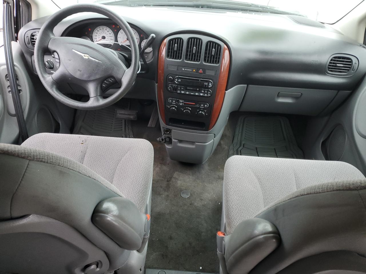 2007 Chrysler Town & Country - Image 8