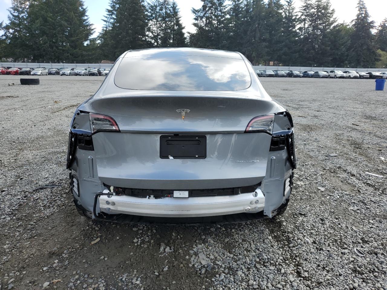 7SAYGDEE6RF104018 2024 Tesla Model Y