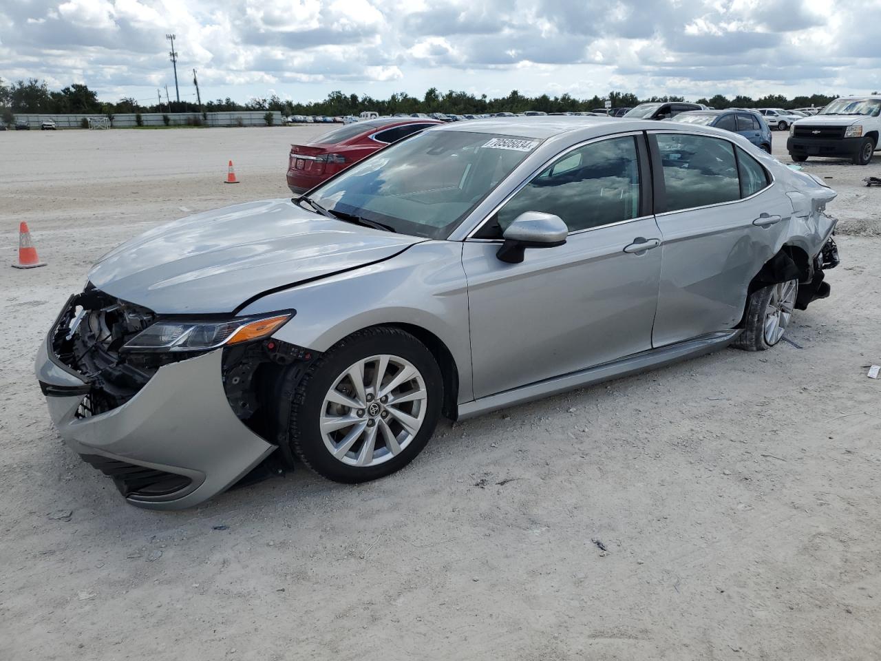 4T1C11AK7MU542660 2021 TOYOTA CAMRY - Image 1