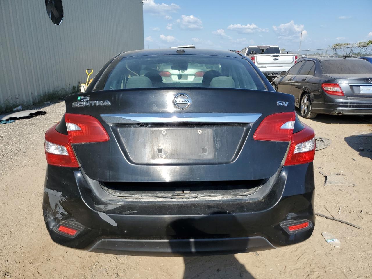 3N1AB7AP4JL641517 2018 Nissan Sentra S