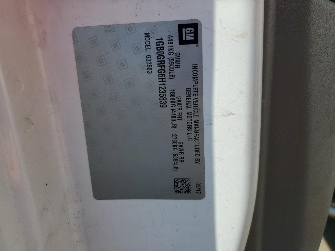 2017 Chevrolet Express - Image 14