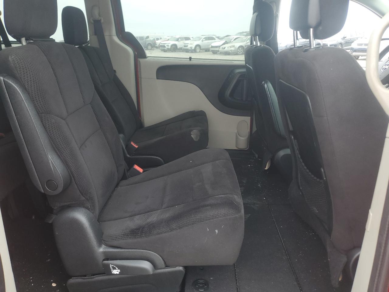 2013 Dodge Caravan - Image 11
