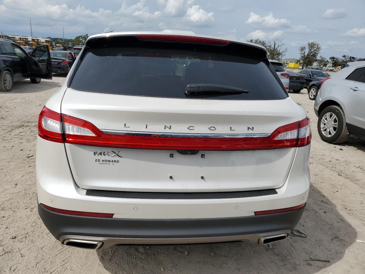 VIN 2LMTJ6KR8GBL27506 2016 LINCOLN MKX no.6