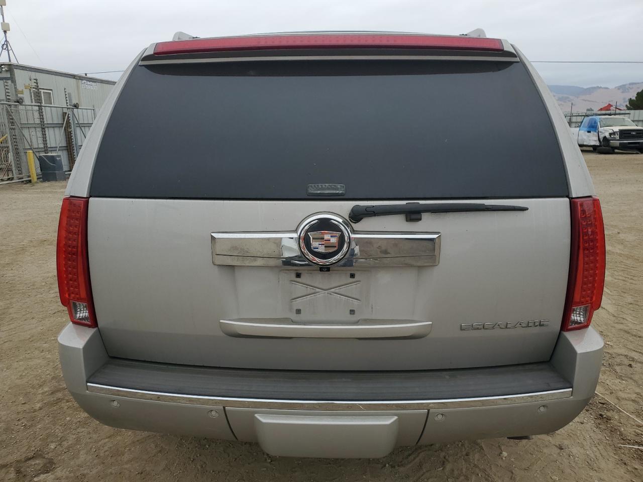 1GYFK638X8R105848 2008 Cadillac Escalade Luxury