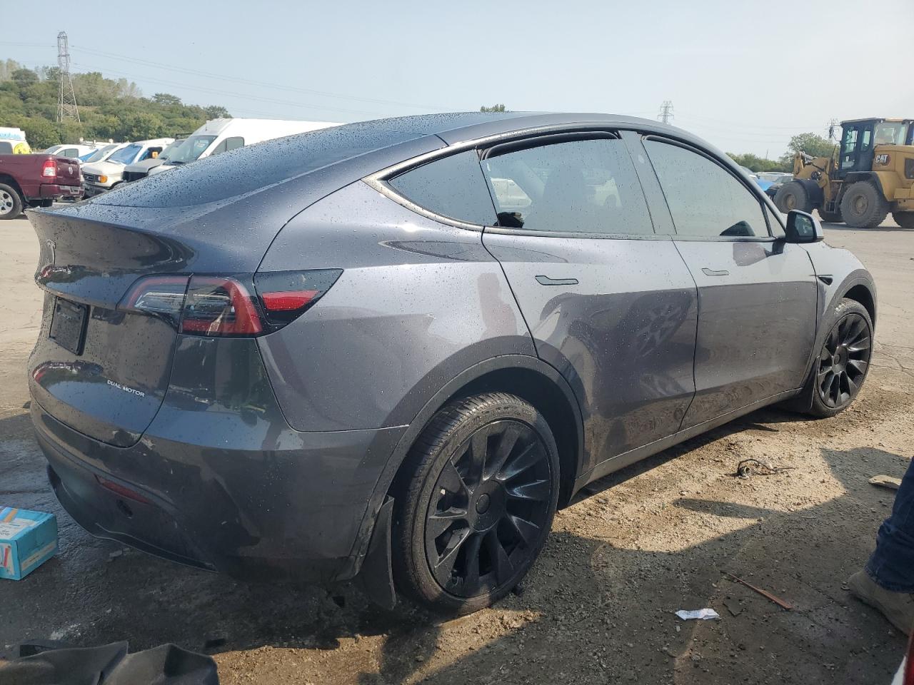 VIN 7SAYGDEEXPF833555 2023 TESLA MODEL Y no.3