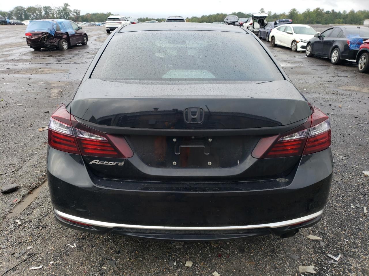 1HGCR2F33HA060829 2017 Honda Accord Lx