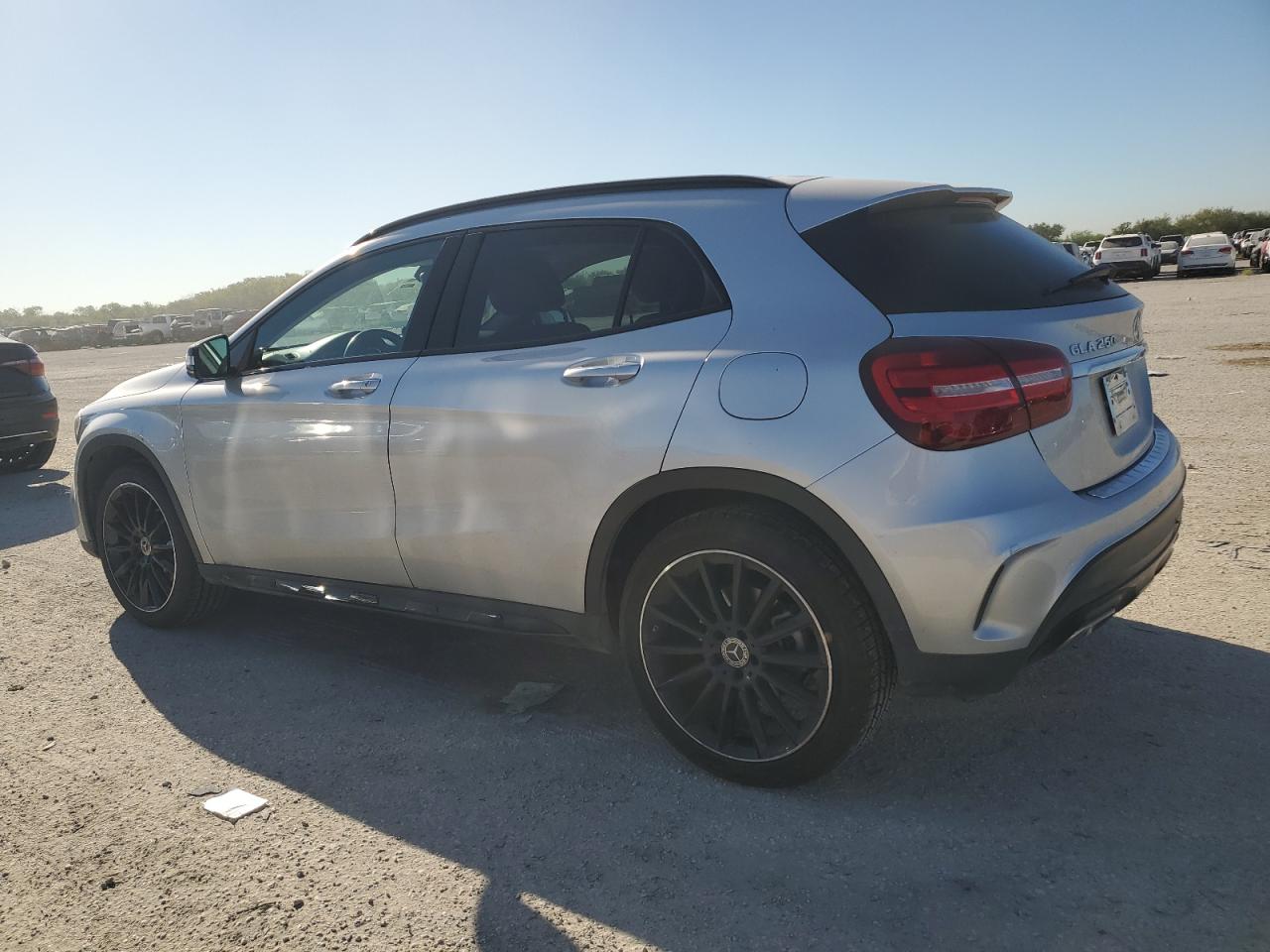 WDCTG4EB9KU008825 2019 MERCEDES-BENZ GLA CLASS - Image 2