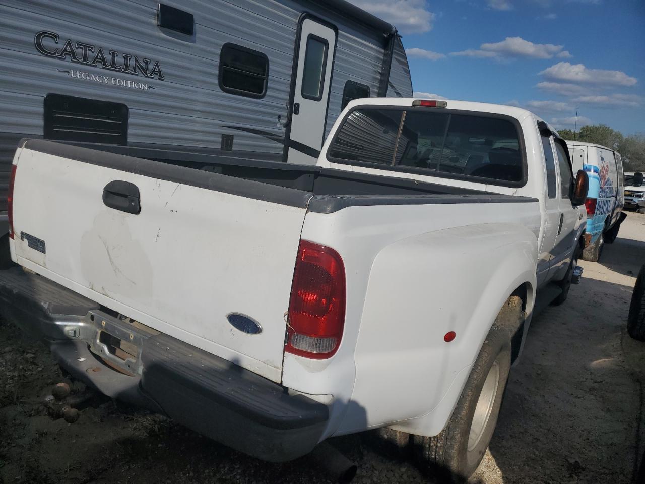 2003 Ford F350 - Image 3